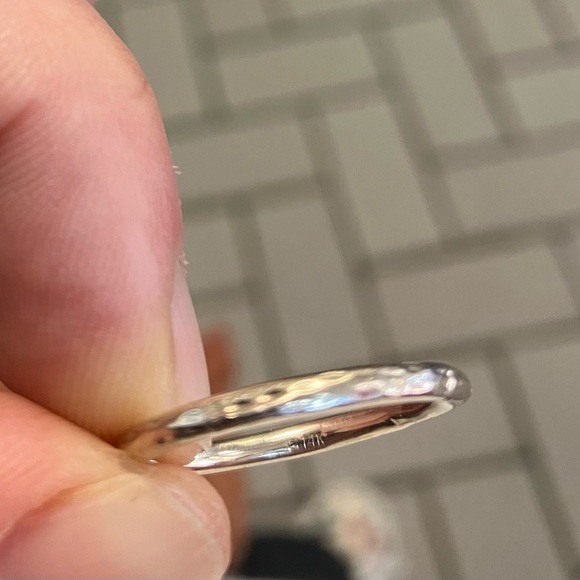 14k Stamped hammered gold ring - Picture 6 of 8